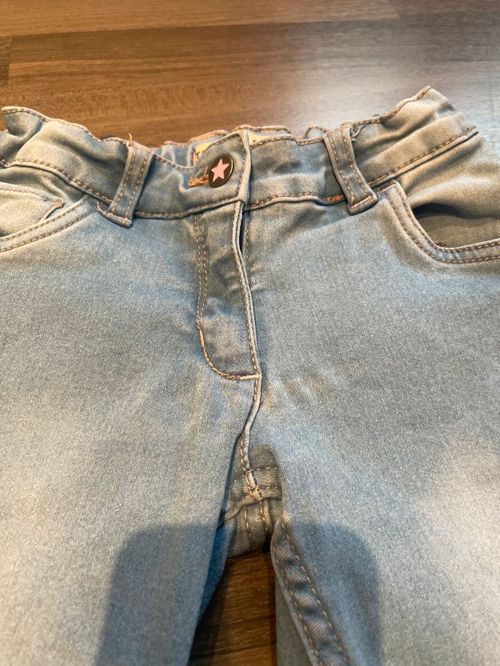 Jeans, Größe 110 in Alveslohe