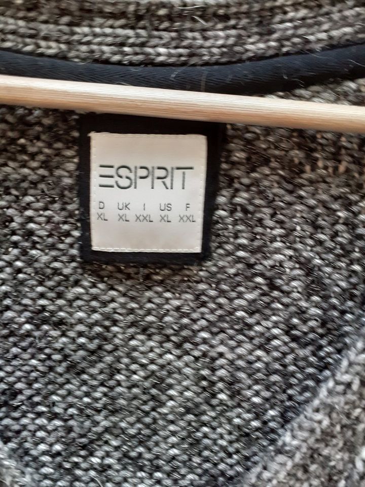 Schöne Strickjacke von Esprit gr. XL schwarz weiß sehr gepfleg in Detmold