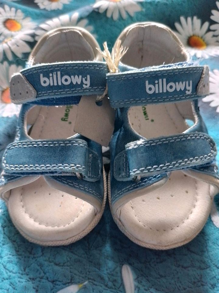 Neuwertige Sandalen v. "Billowy" Gr. 21 aus Leder in Eime