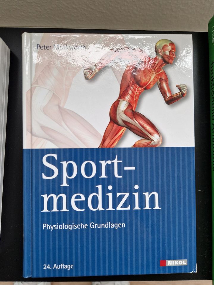 Bücher für das Sportstudium (u.a. Sportmedizin, Anatomie) in Osthofen