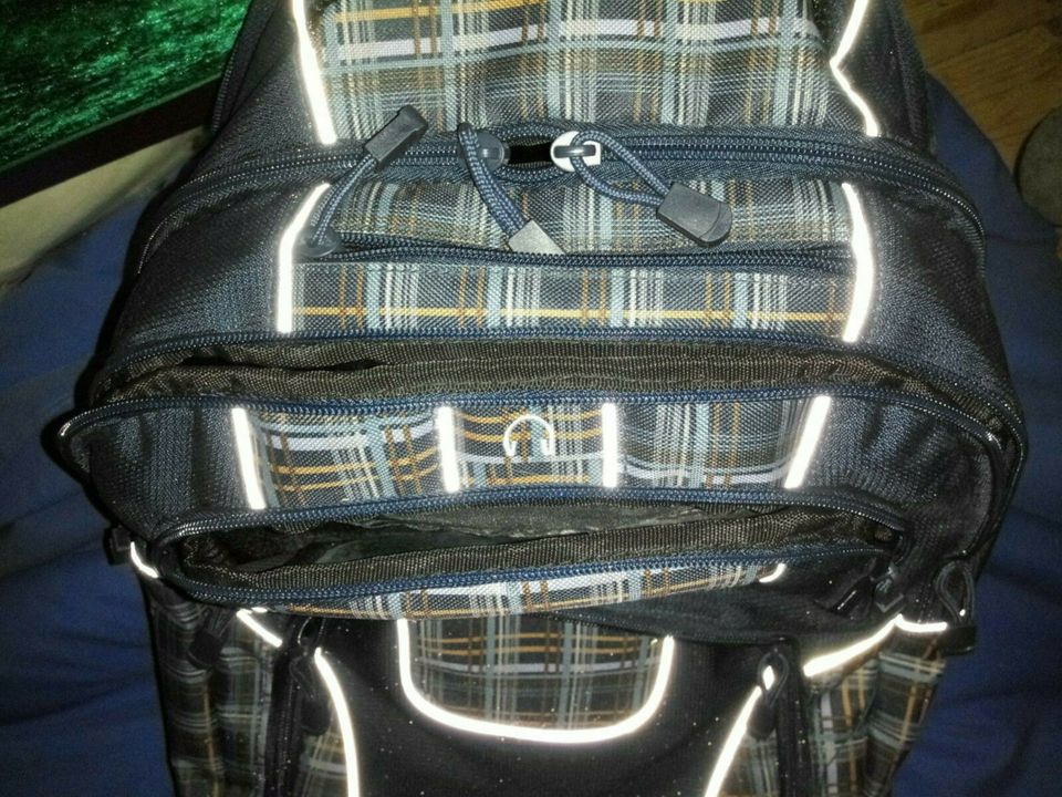 Trolly Wochenend Tasche-Rucksack neu mit 2 Rollen super schön in Mönchengladbach