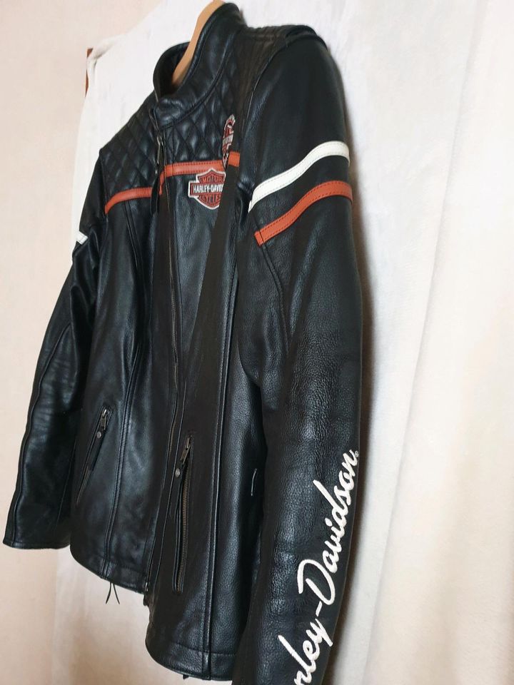 Lederjacke Harley Davidson in Büdingen