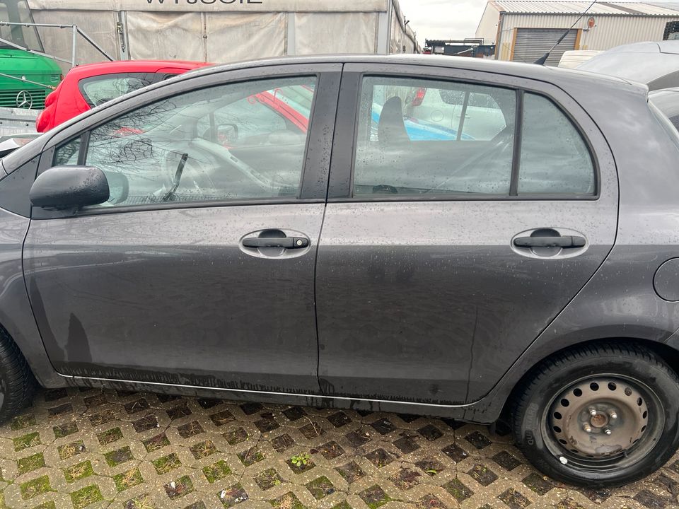 Toyota Yaris Autoteile Ersatzteile Schlachtfest Teile Gebraucht in Köln Vogelsang