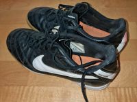 Nike Fussballschuhe für die Halle Größe 42 München - Maxvorstadt Vorschau