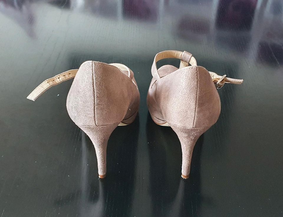 *WIE NEU* Graceland Pumps High Heels Brautschuhe creme nude Gr.40 in Hamburg