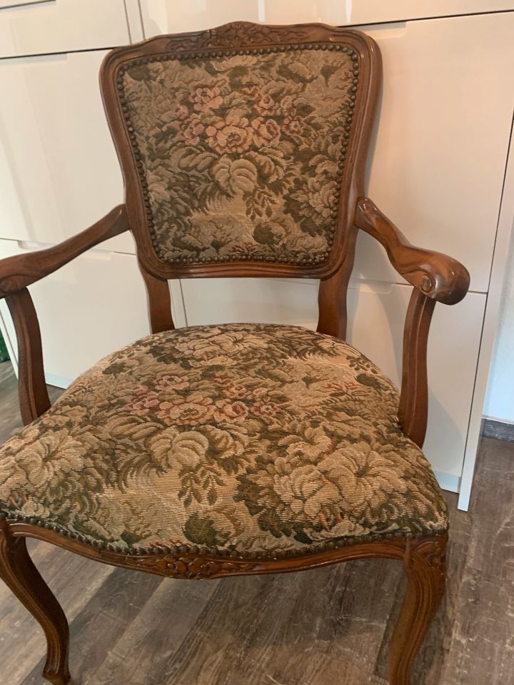 Stuhl/ Armlehnenstuhl/ Sessel  alt, mit Gobelin Bezugstoff in Schwedt (Oder)