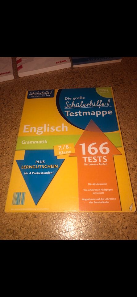 Verschiedene Schulbücher Mathe Englisch Französisch Deutsch in Hofgeismar