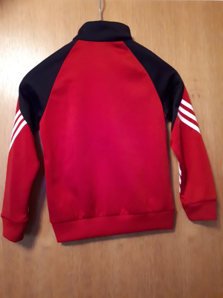 ADIDAS  Jacke  gr.128 in Sandersdorf