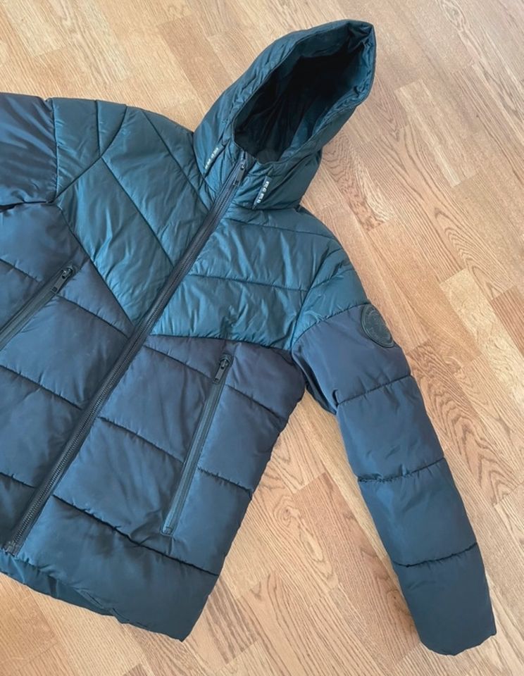 Jungen Winterjacke in Stuttgart