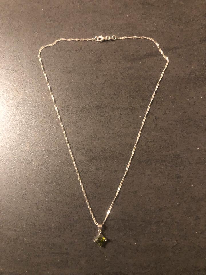 Silber 925 Anhänger mit grünen Stein mit Kette. in Augsburg