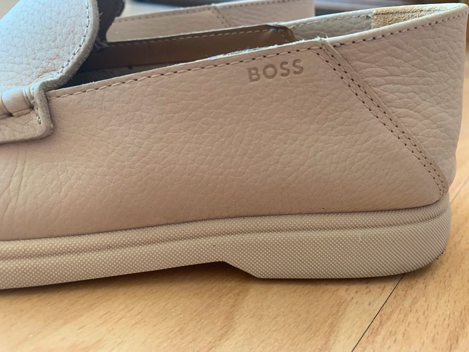 Hugo Boss Mokassins Slipper Nubukleder beige Gr. 43 neuwertig in Chemnitz