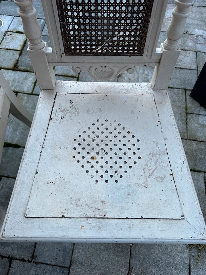 Antiker Stuhl in Nossen