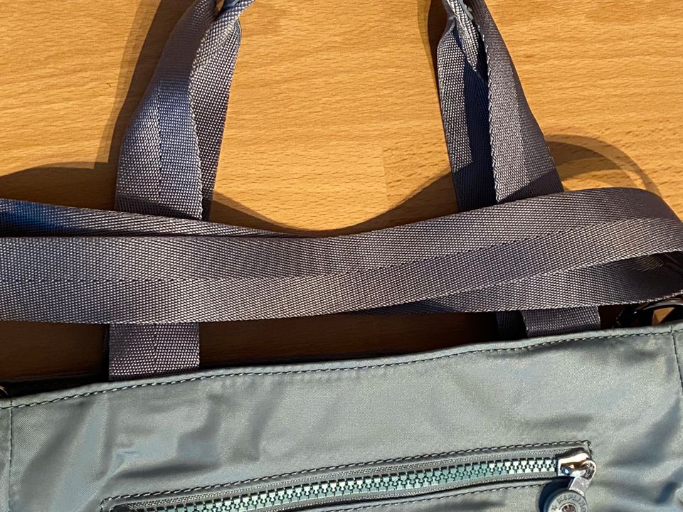 Kipling Tasche „Zinat“, rauchblau in Osterburken