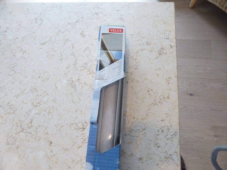 Velux Sichtschutz Rollo mit Aluminiumschiene, sandfarben, NEU in Simmerath