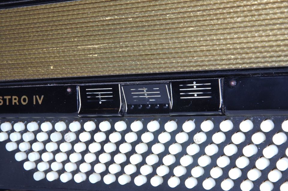 Knopfakkordeon Hohner Maestro VI B-Griff flach gebraucht in Redwitz a d Rodach