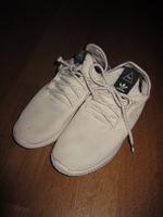 Tolle Tennisschuhe adidas HU Pharrell Williams Gr. 38,5 creme Kr. München - Planegg Vorschau