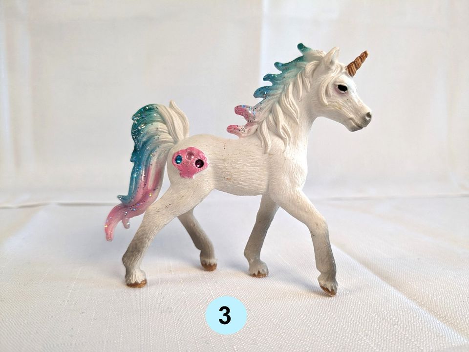 3 Schleich Figuren – 1 Pegasus & 2 Einhörner in Solingen