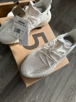 Original Adidas Yezzy Boost 350 V2 Bone (2022) Nordrhein-Westfalen - Jülich Vorschau