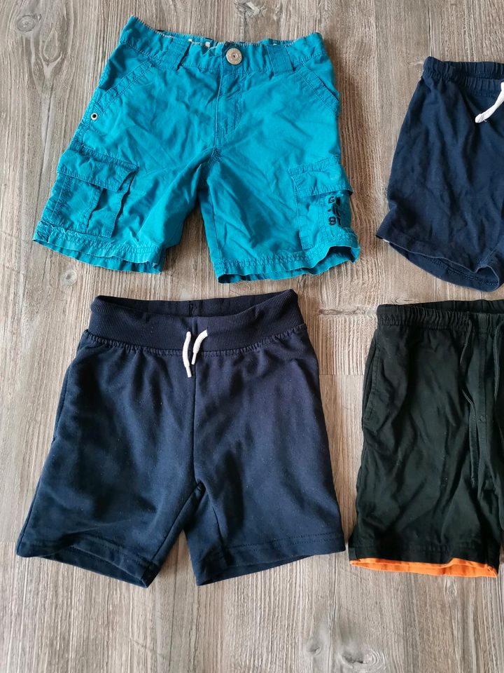 Kurze Hosen gr 104 Sommer Jungen Set 7 Stück in Schönermark