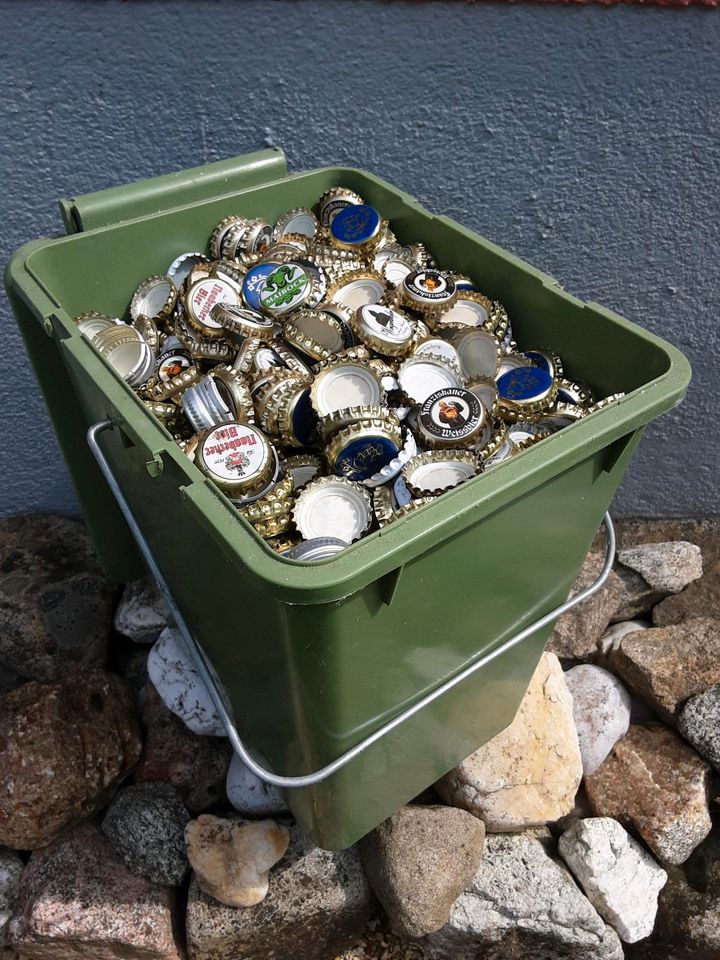 Polterabend Kronenkorken Bierstopsel Basteln Deko in Ebermannsdorf