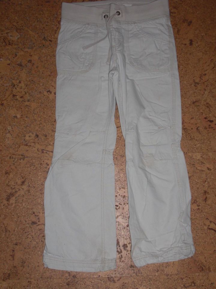 H&M Hose Stoffhose  Schlüpfhose gr. 122  gr. 128  Mädchen in Negenborn