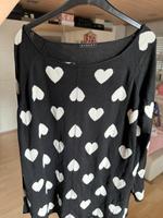 Sisley Oversized Pullover mit Kaschmir Herzen schwarz weiß Gr. XS Bayern - Windberg Vorschau