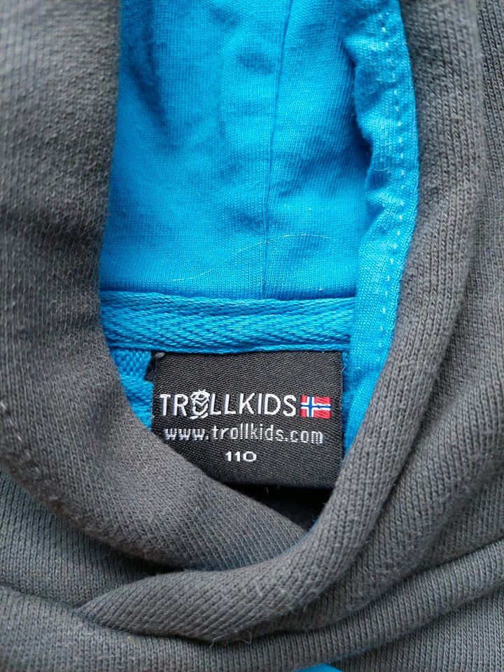 Pullover/Hoodie Trollkids Größe 110 in Brunsbuettel