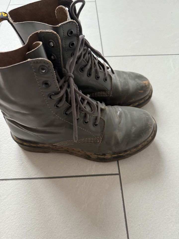 Dr. Martens Damenschuhe Boots Gr. 39 Used in Salzgitter