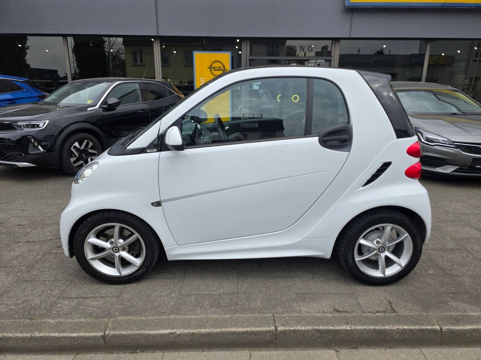 Smart ForTwo fortwo MHD 52kW SHZ Pano +GARANTIE+ in Brühl