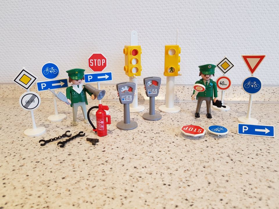 Playmobil Konvolut 3259 - Vehrkersschilder Straße Ampel Polizei in Bochum