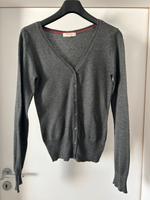 Damen Cardigan Jacke Strickjacke Pulli Gr. 38 günstig abzugeben Nordrhein-Westfalen - Menden Vorschau