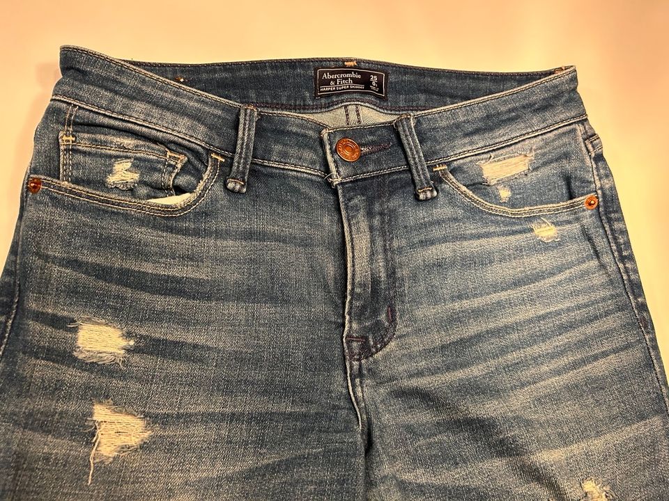 Verschiedene Abercrombie & Fitch/ A&F Jeans / Legging Gr. 25 / 0 in Pfeffelbach