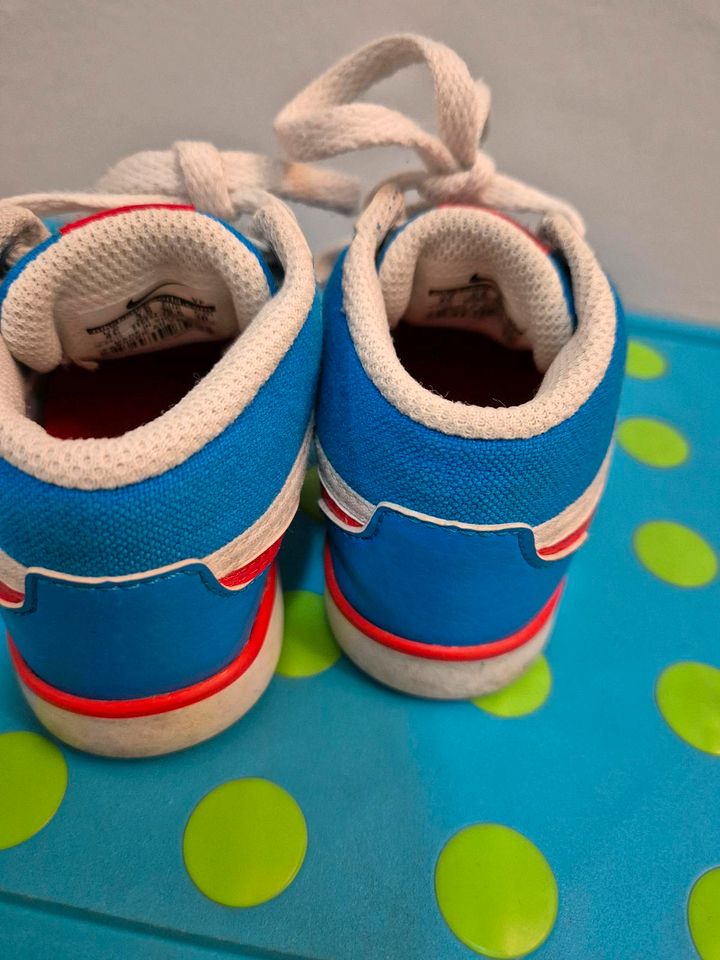 Nike Baby Schuhe Gr. 19,5 in München