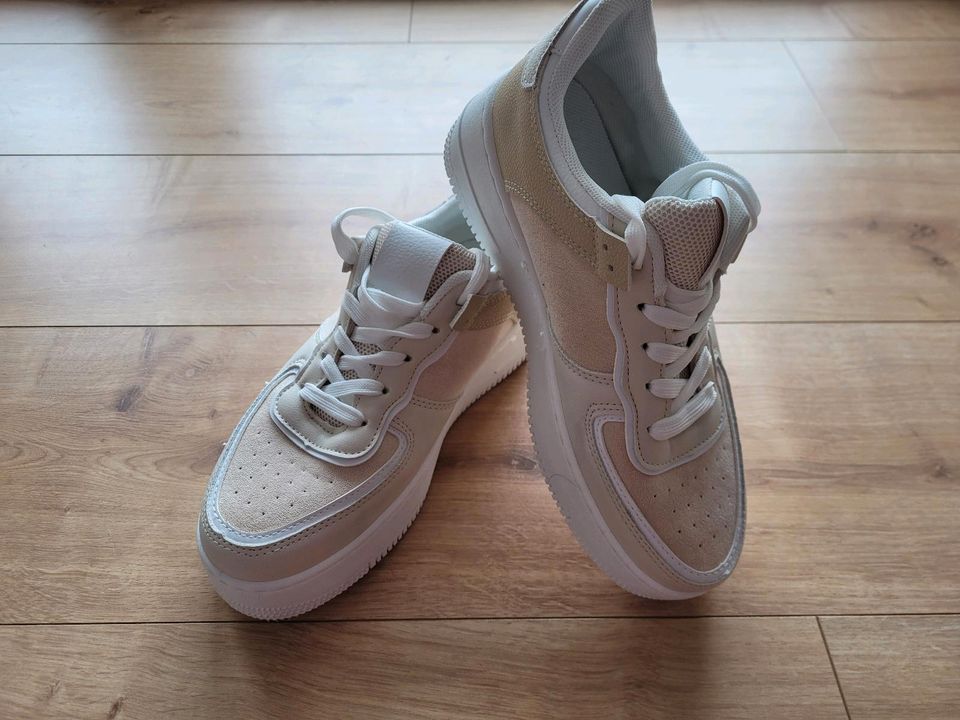 Damen Plateu-Sneaker beige Gr. 38 in Nittendorf 