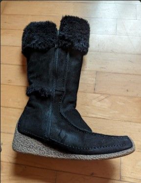 Stiefel Gefüttert Keilabsatz Wildleder Schwarz - Gr. 38 5 € VB + in Bielefeld