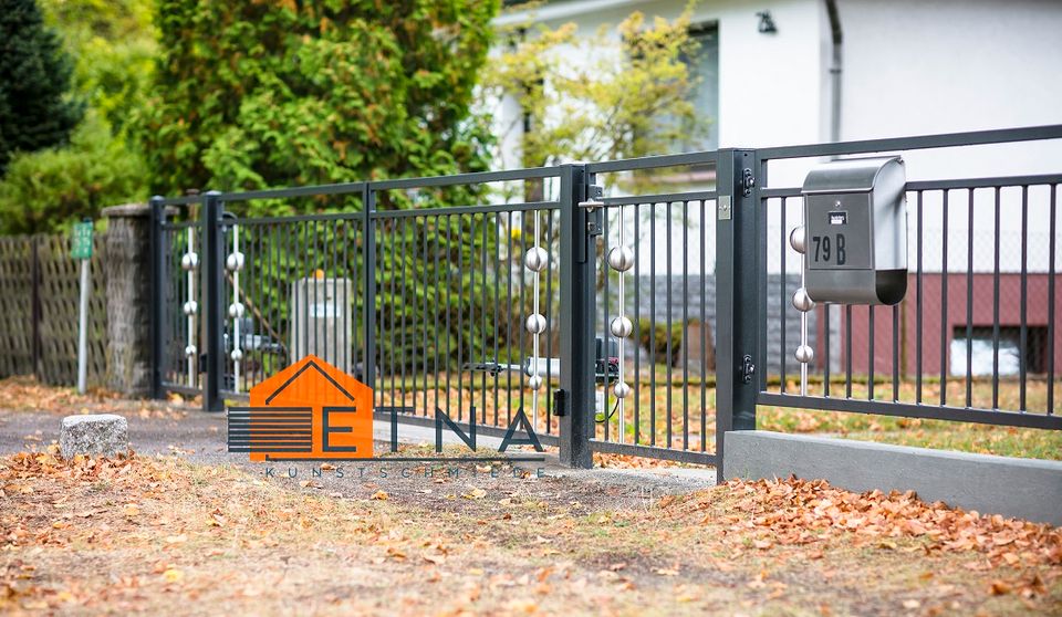 ZAUNANLAGE MIT PFOSTEN 60x60 ANTRAZIT in Berlin