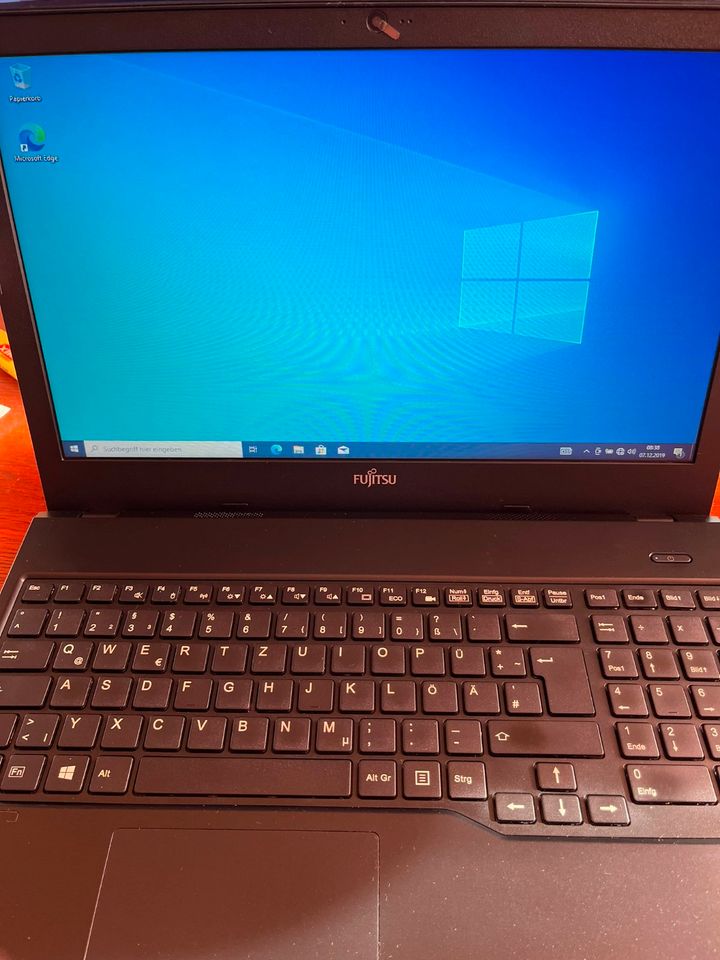 Fijitsu Lifebook A555 (inkl. Windows 10; Guter Zustand) in Berlin