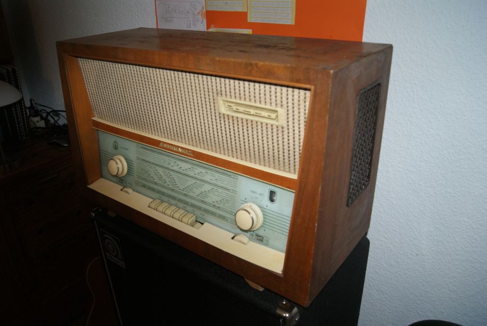 Röhrenradio RFT Dominante W101 in Dresden