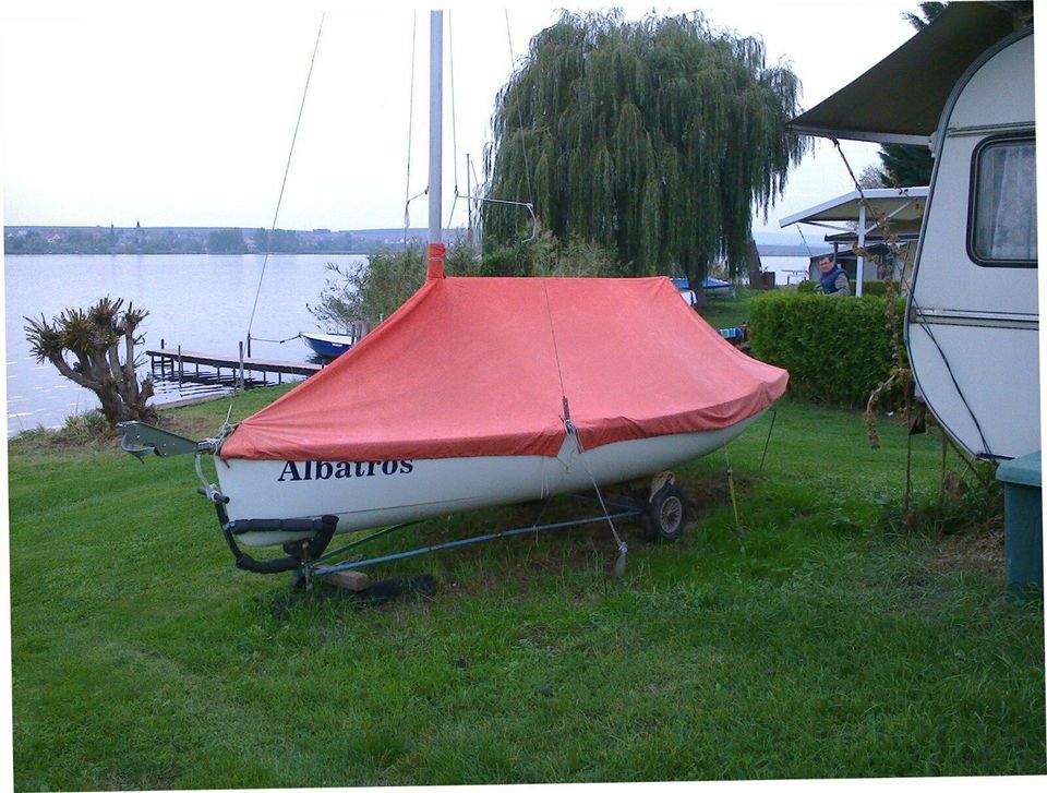 Lager Halle Scheune Werkstatt Stellfläche Wasserfahrzeug Boot in Halle