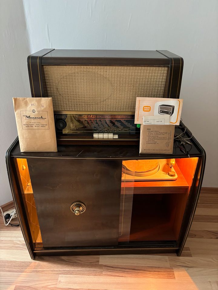 Schaub Radio mit Musikschrank in Loßburg