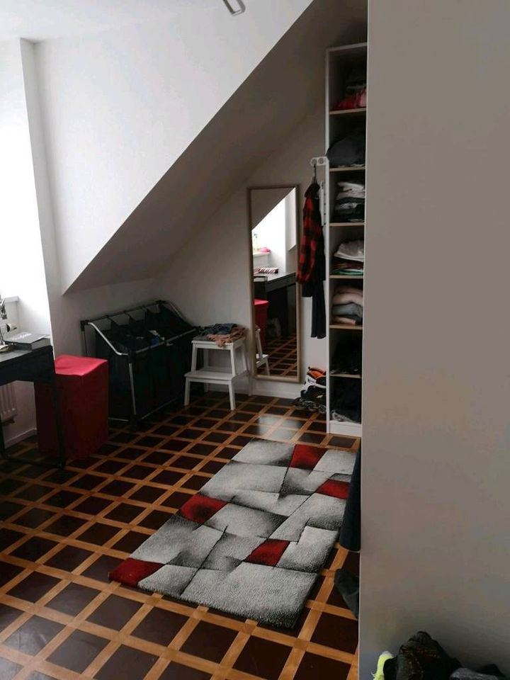 Helle 4-6 Zimmer Wohnung in Poppenlauer in Maßbach