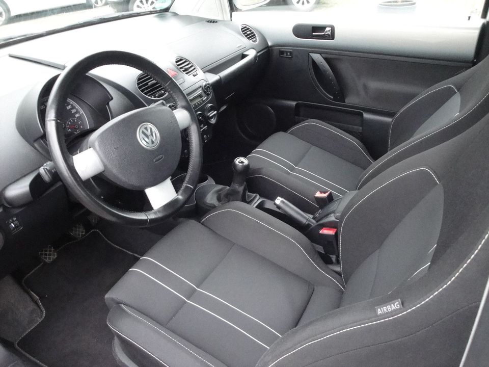 Volkswagen New Beetle Lim. 1.4 Freestyle*Klimaanalge*PDC* in Burgdorf