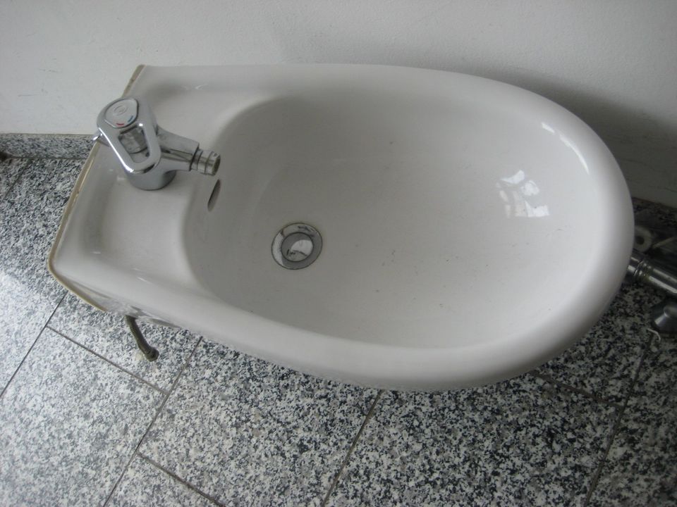 Bidet von Keramag, gebraucht mit Armatur in Berlin