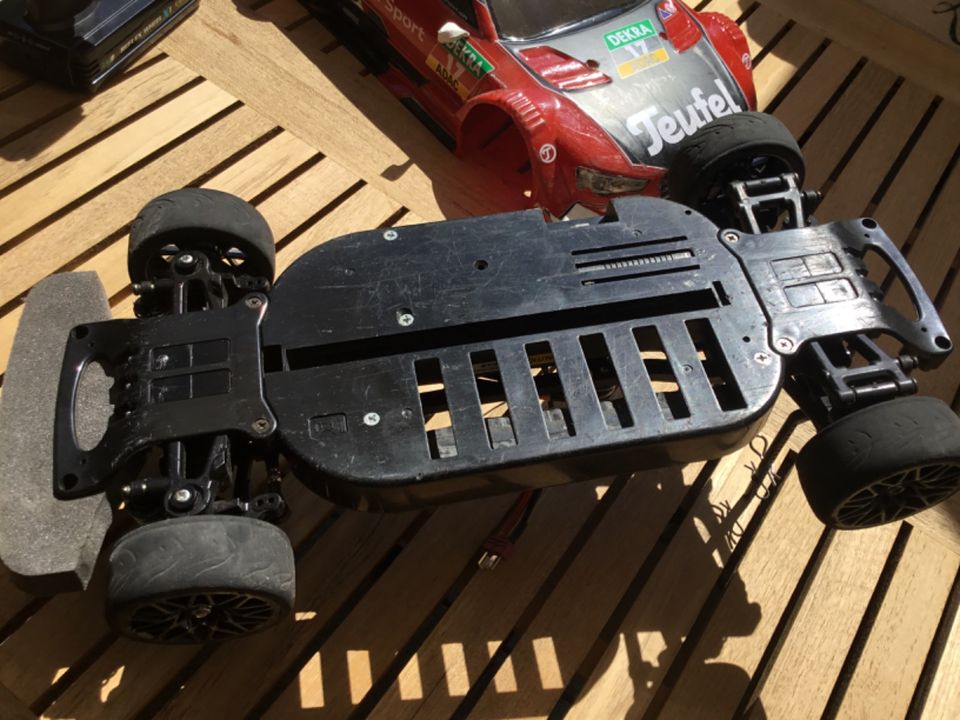 Tamiya TT02 Brushless mit Tuning und Funke in Berlin