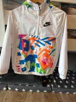 Nike Jacke 116/122 Hessen - Limburg Vorschau