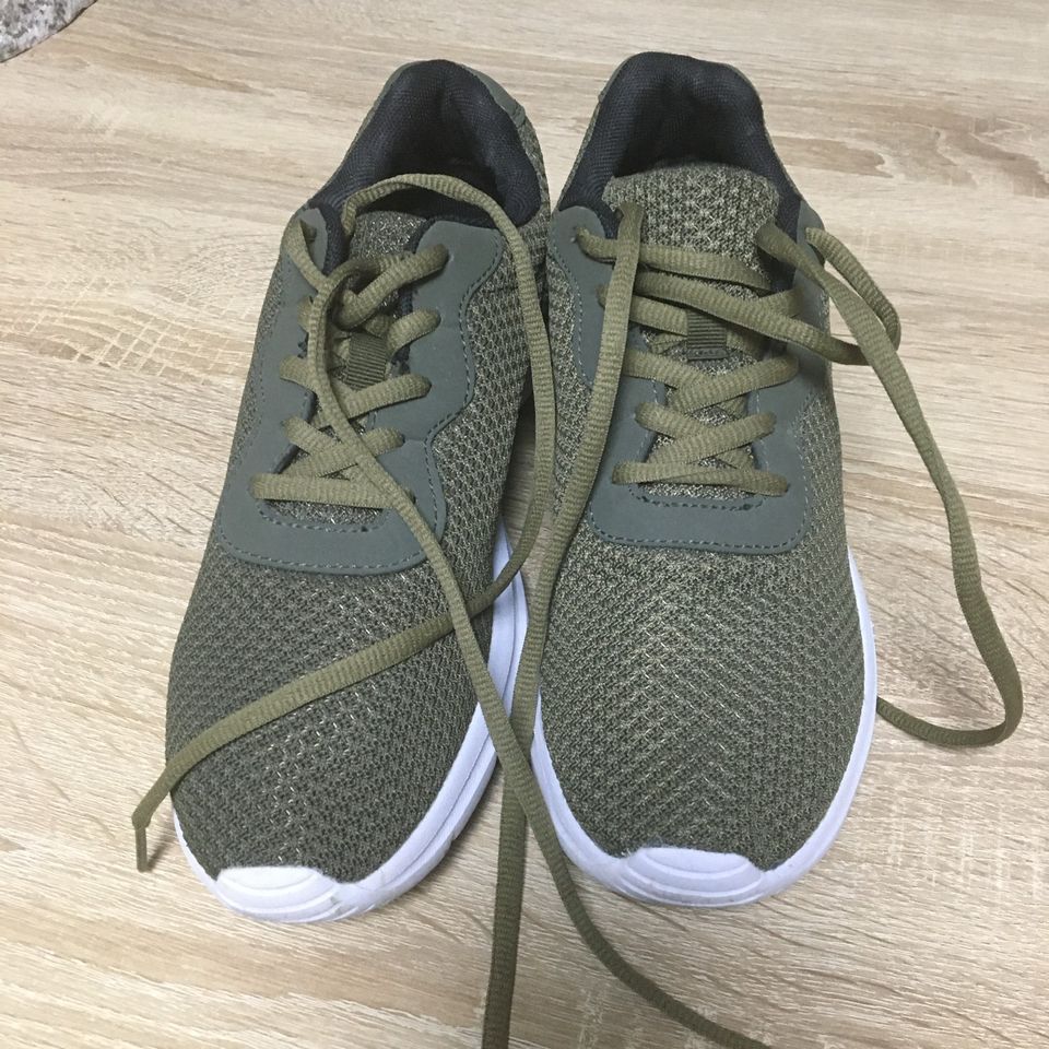 Turnschuhe/Sneaker~Oliv/Khaki~Gr.39~wNEU in Karlsfeld