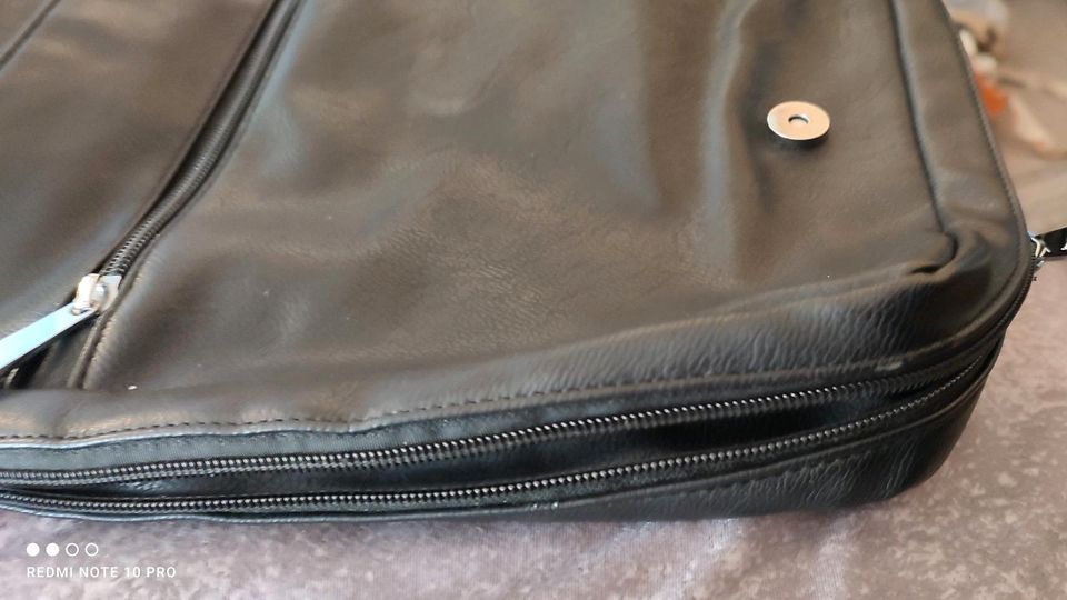 Ledertasche mit bunter Frontklappe, schwarz in Schiesheim