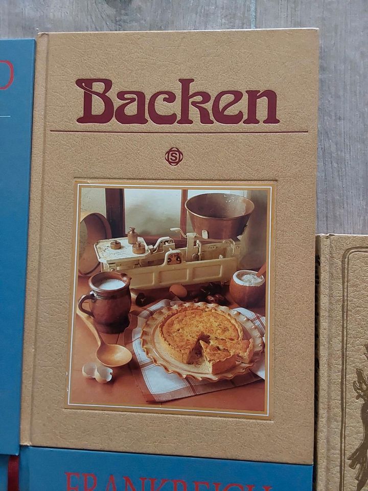 Verschiedene Kochbücher backbücher je Buch 6€ in Mühldorf a.Inn