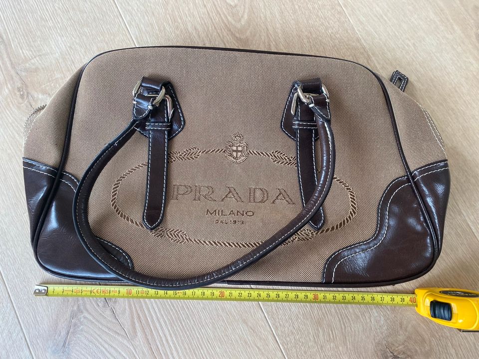 Prada Segeltuch Handtasche Vintage Braun in Berlin