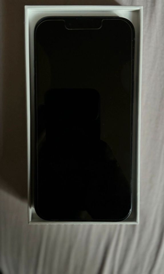 iPhone 13 128 GB in Frankfurt am Main